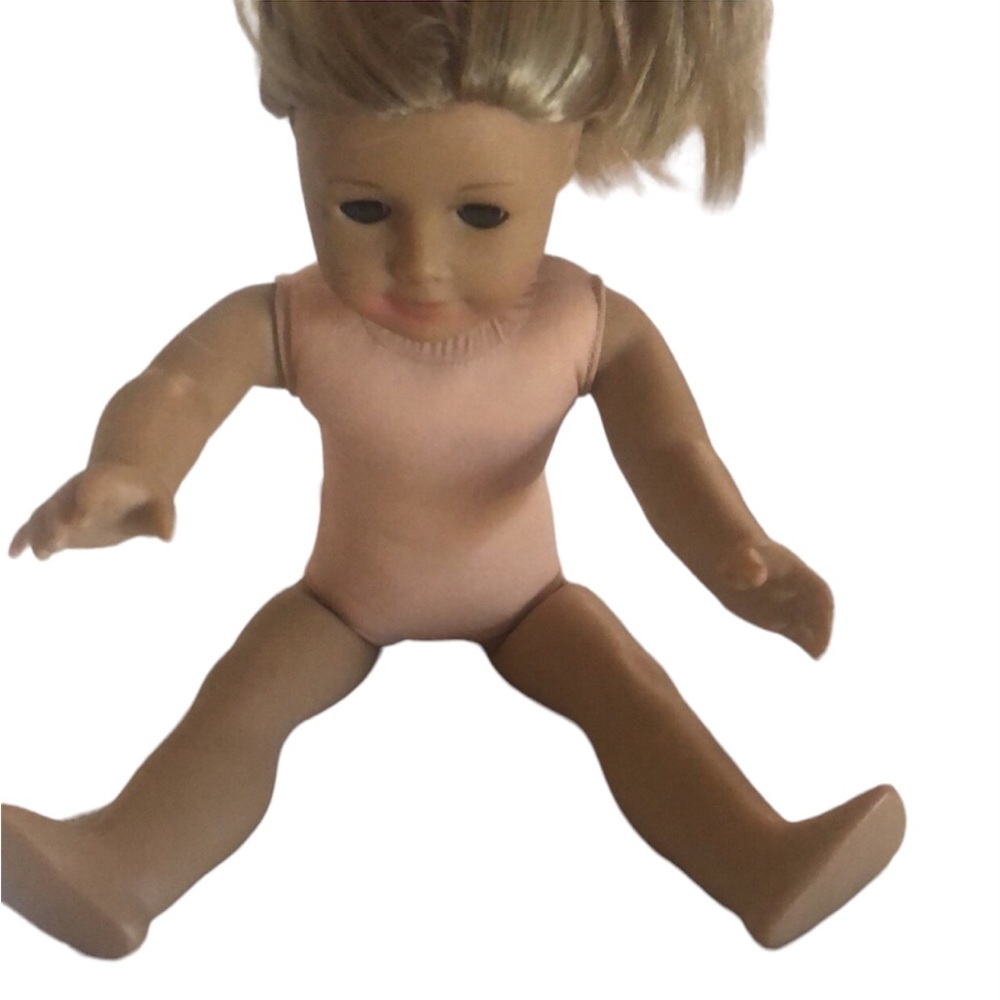 Rare American girl doll Lea Clark blonde with green eyes